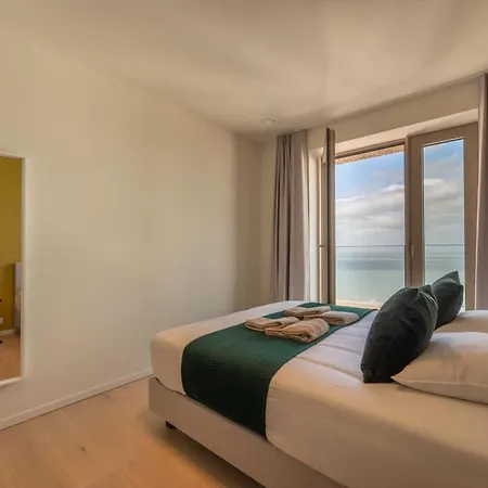 Appartement With Breathtaking Sea Views And Balcony